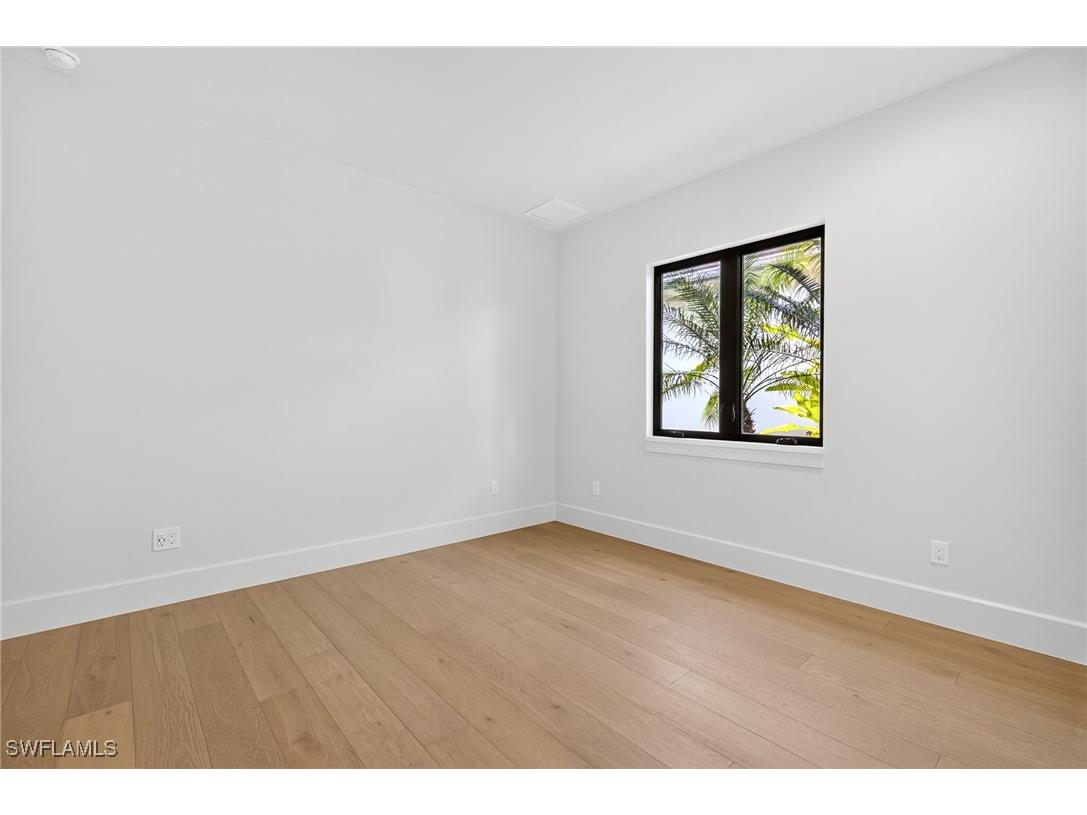 2032 Cambridge Park Drive Naples FL 34109 224026311 image24