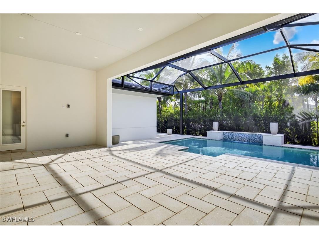 2032 Cambridge Park Drive Naples FL 34109 224026311 image30