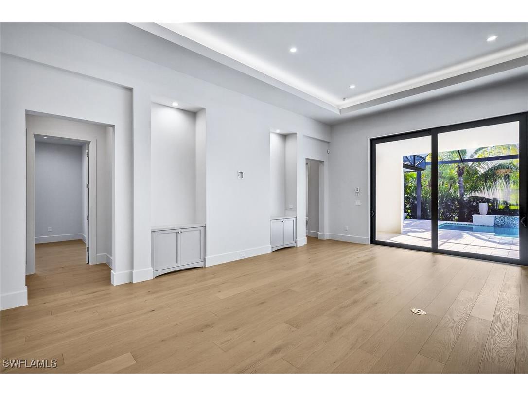 2032 Cambridge Park Drive Naples FL 34109 224026311 image4