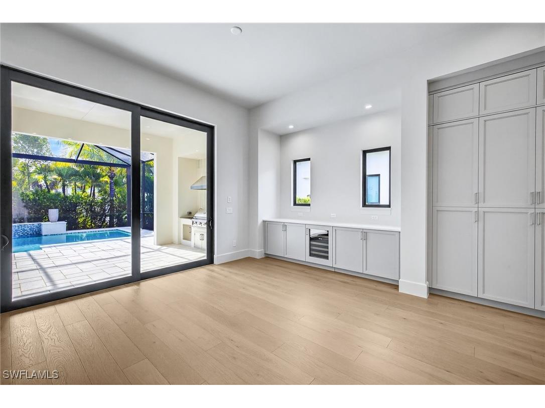 2032 Cambridge Park Drive Naples FL 34109 224026311 image6