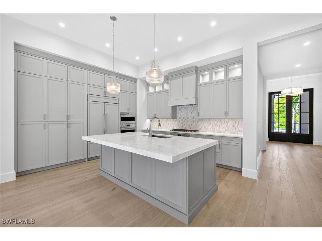 2032 Cambridge Park Drive Naples FL 34109 224026311 image8