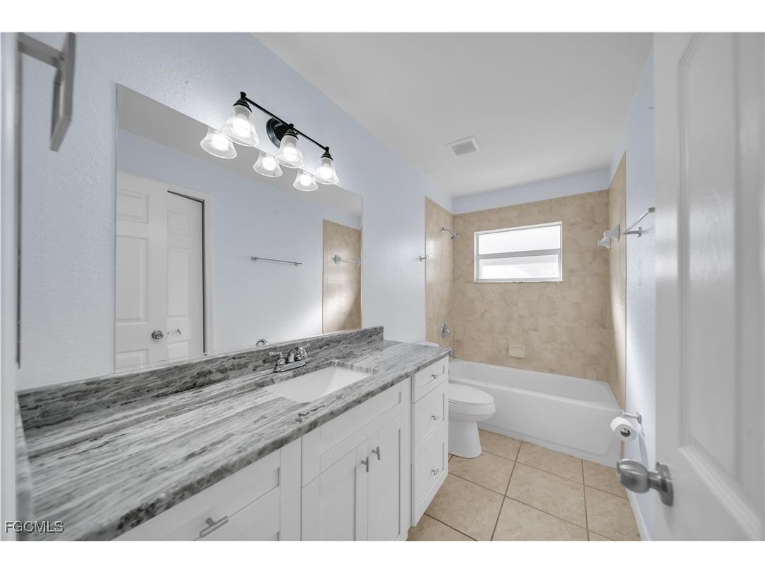 2032 NE 6th Street Cape Coral FL 33909 2026005700 image23