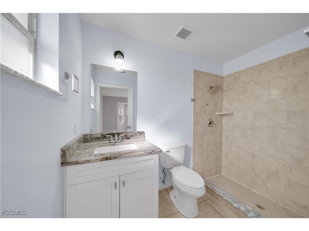 2032 NE 6th Street Cape Coral FL 33909 2026005700 image27