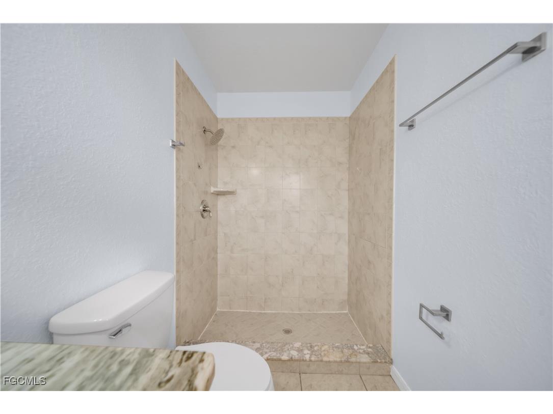 2032 NE 6th Street Cape Coral FL 33909 2026005700 image28