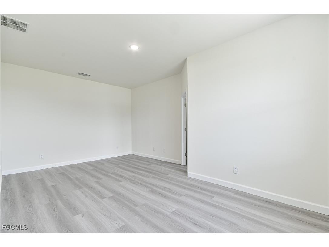 2032 NW 2nd Place Cape Coral FL 33993 2025019869 image23