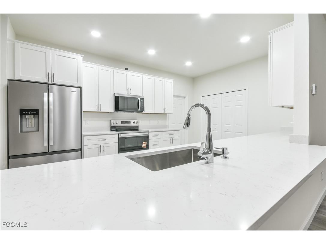 2032 NW 2nd Place Cape Coral FL 33993 2025019869 image3