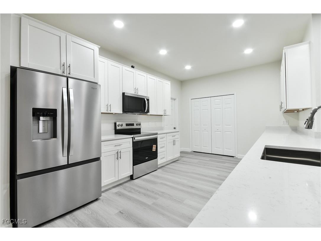 2032 NW 2nd Place Cape Coral FL 33993 2025019869 image5