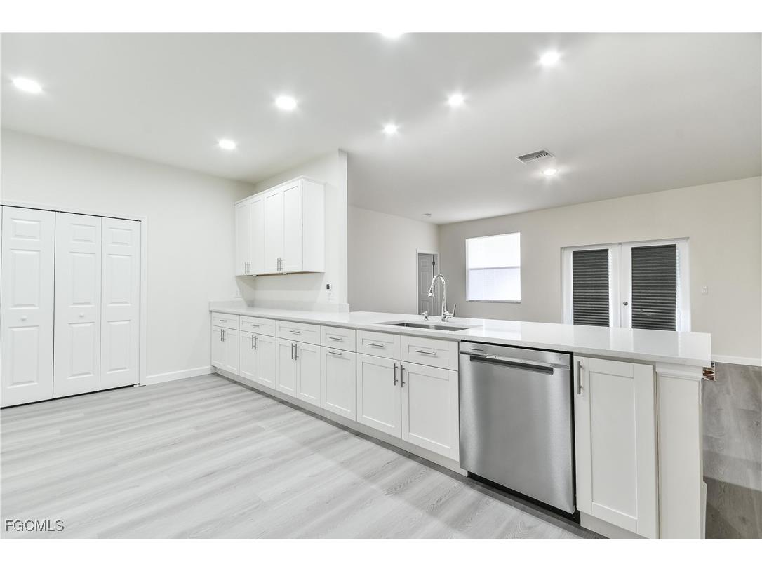 2032 NW 2nd Place Cape Coral FL 33993 2025019869 image8