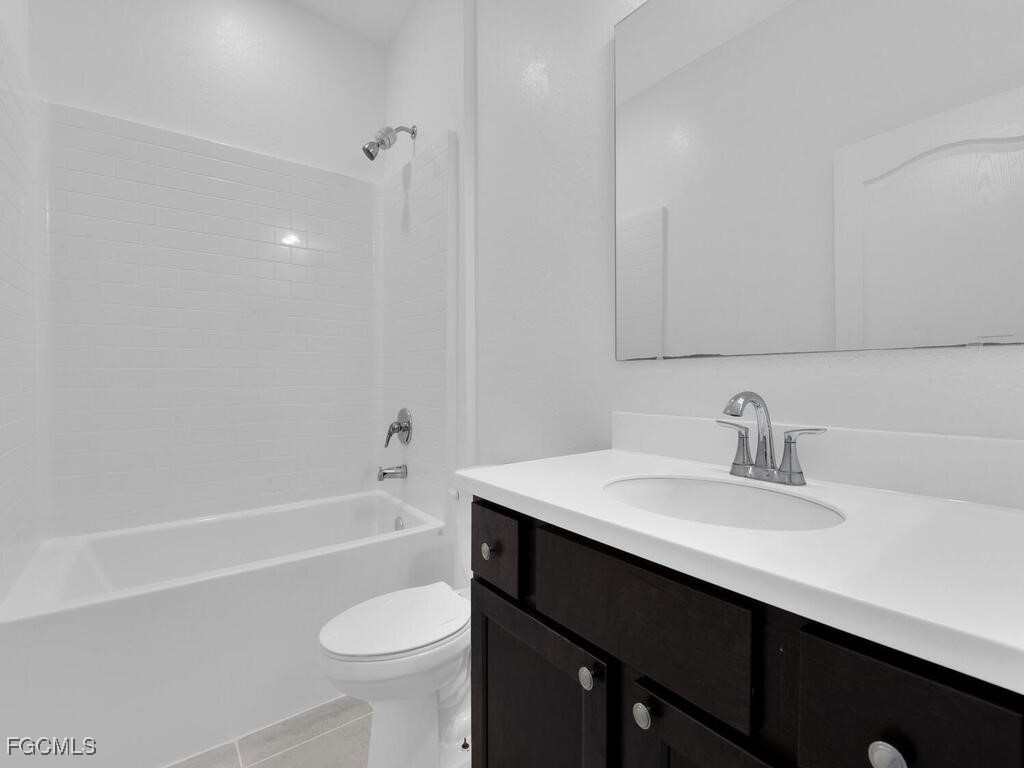 2032 NW 32nd Court Cape Coral FL 33993 2025011763 image16