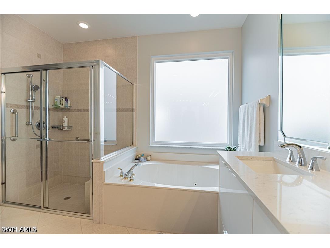 2033 Isla De Palma Circle Naples FL 34119 226017416 image9