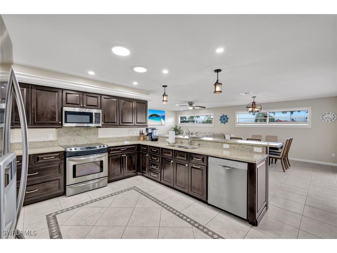 2033 SE 27th Terrace Cape Coral FL 33904 225078298 image7