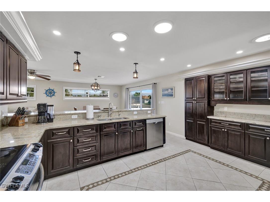 2033 SE 27th Terrace Cape Coral FL 33904 225078298 image8