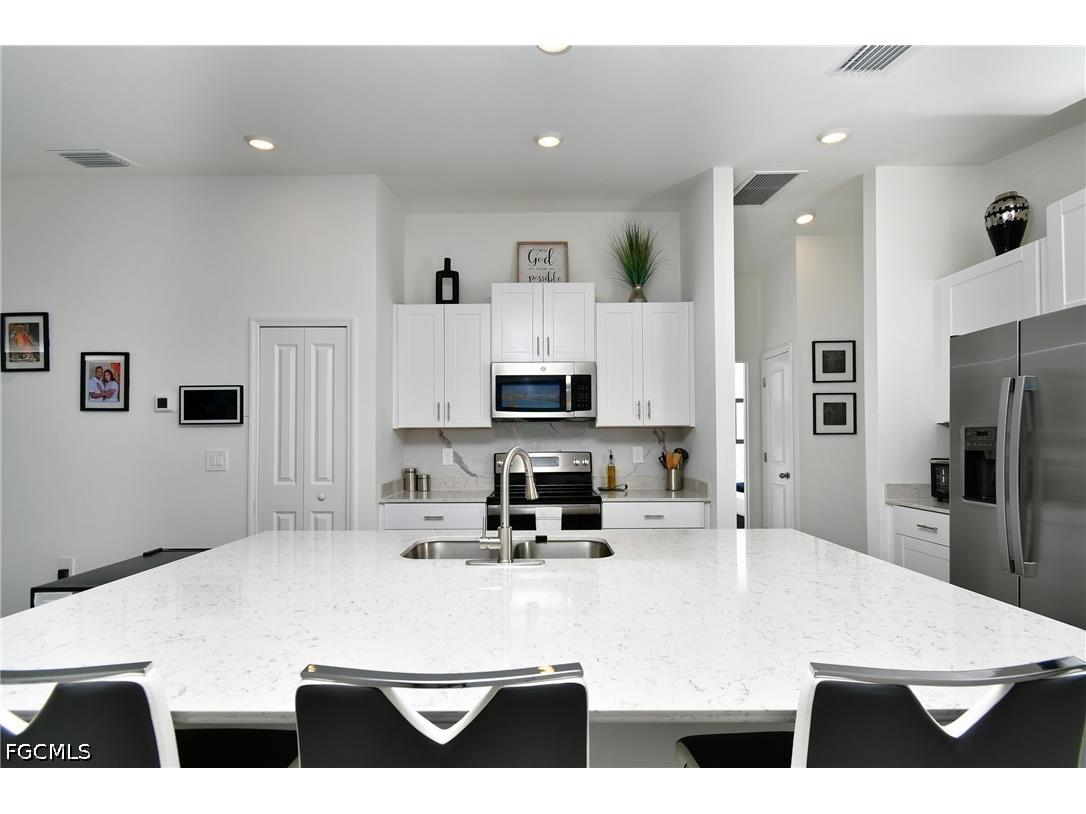 20340 Caroline Creek Place Lehigh Acres FL 33974 2026019957 image8