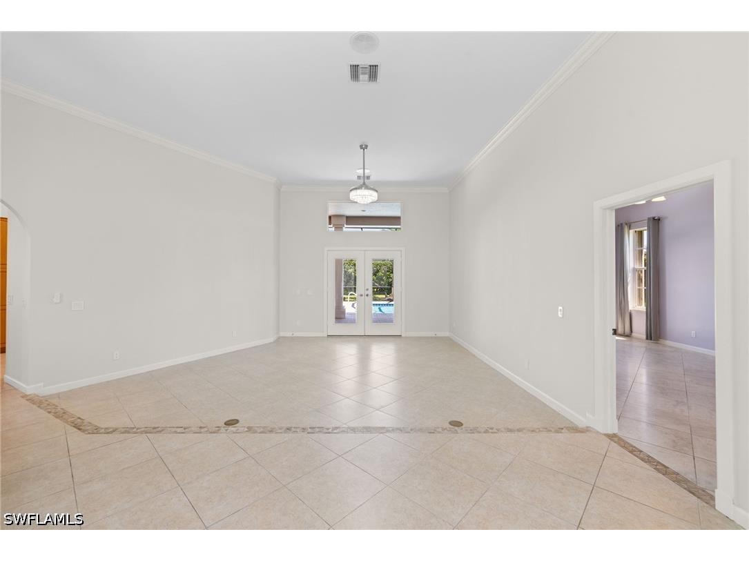 2035 Castle Garden Lane Naples FL 34110 226017555 image10