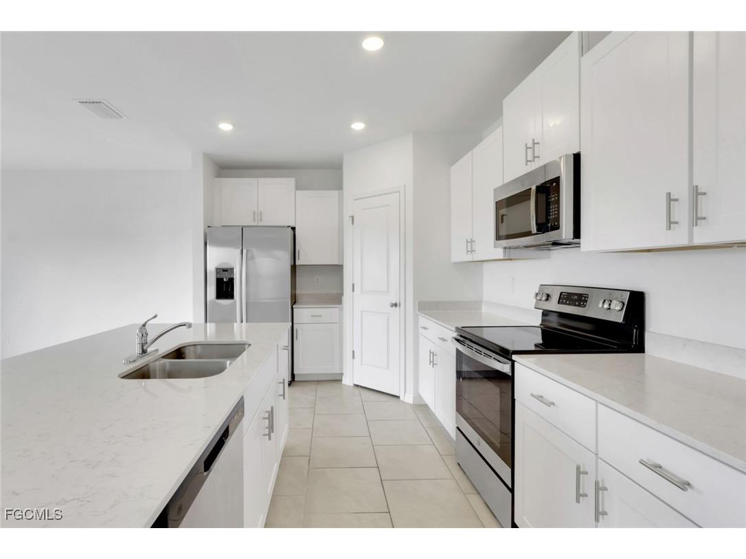 20360 Caroline Creek Place Lehigh Acres FL 33974 2025015648 image6