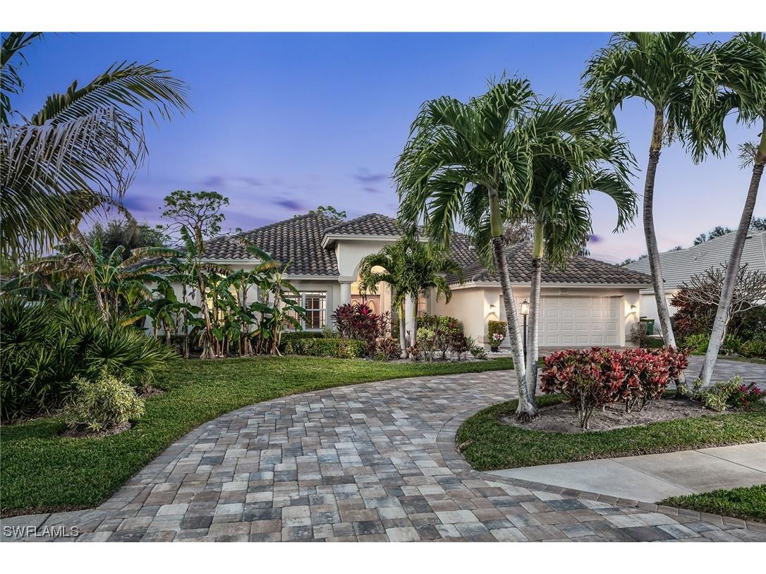 2037 Laguna Way Naples FL 34109 224010011 image1
