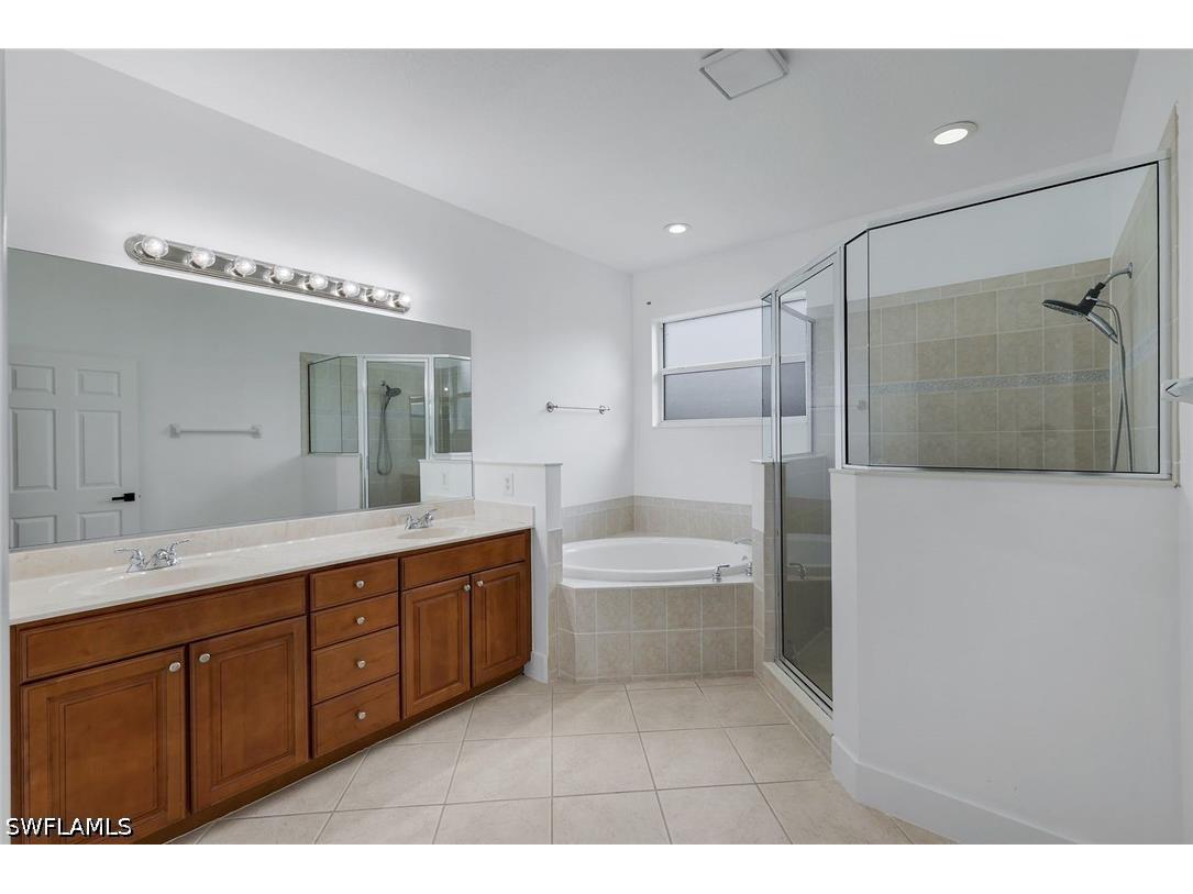 20370 Larino Loop Estero FL 33928 226021942 image22