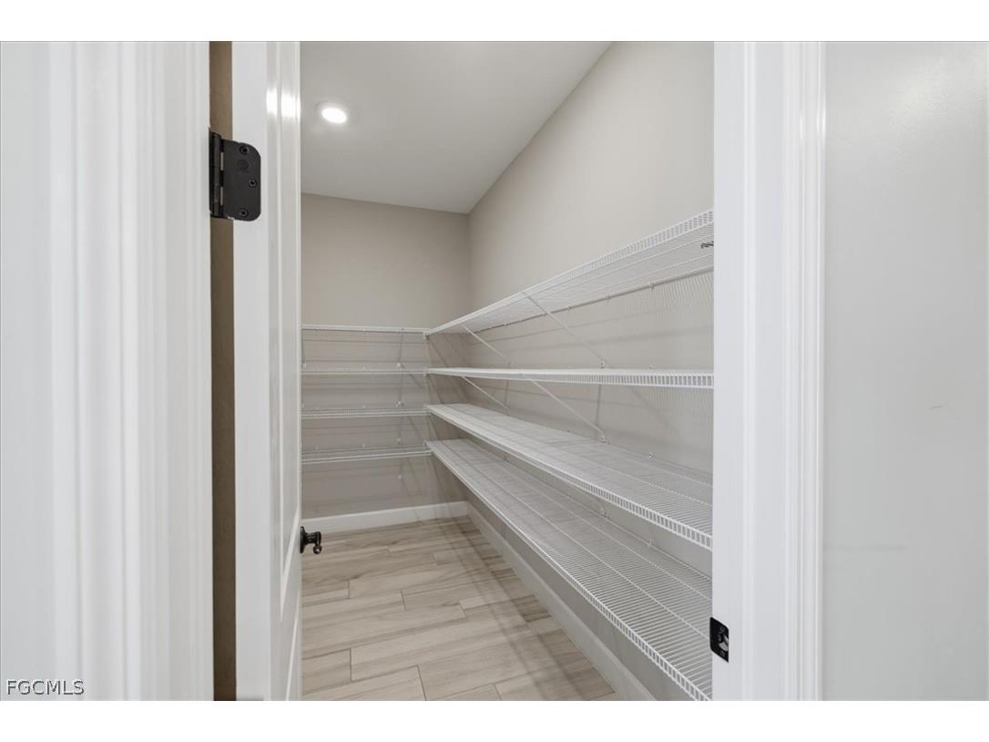 2038 Grove Drive Naples FL 34120 2026005455 image8