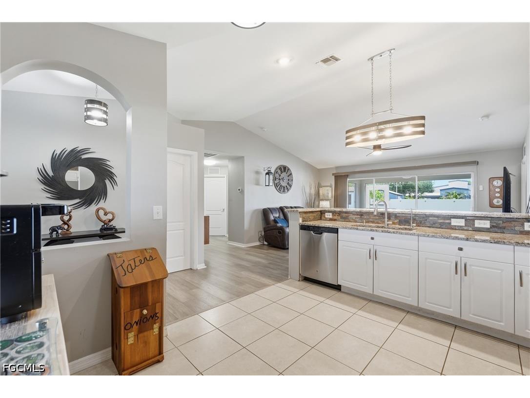 2038 NE 24th Terrace Cape Coral FL 33909 2026020033 image12