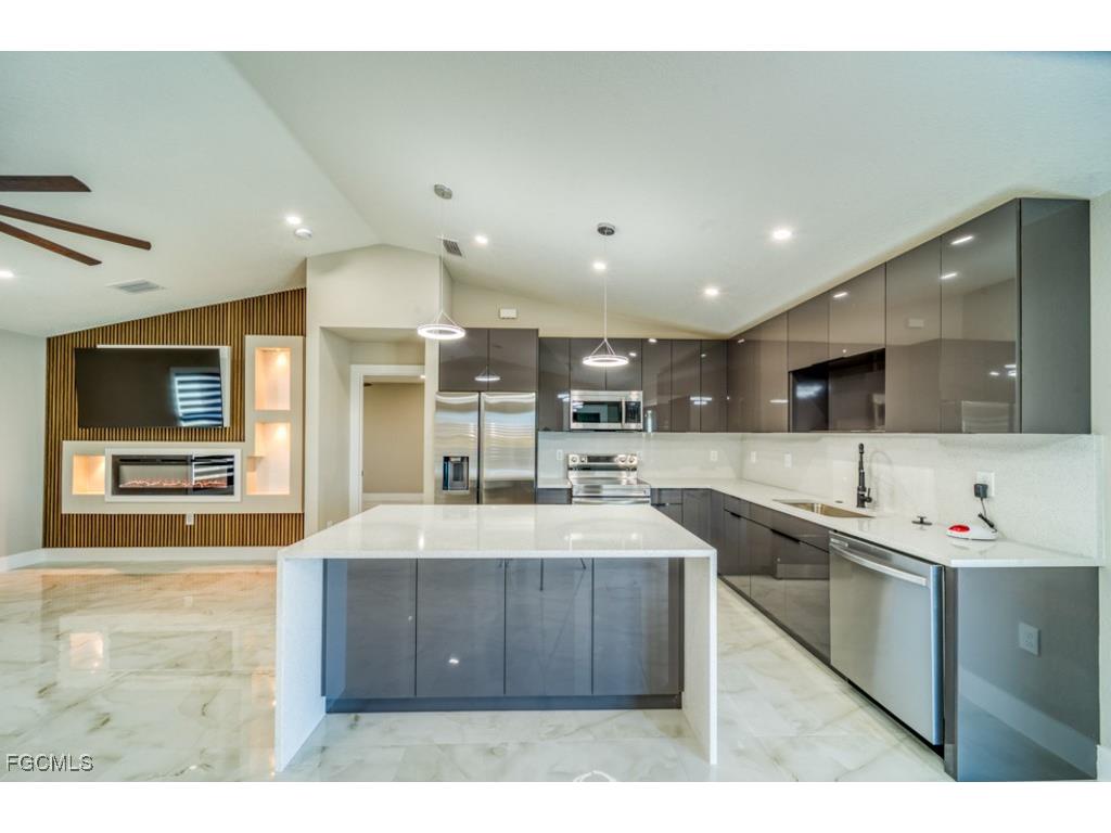 2038 NW 17th Avenue Cape Coral FL 33993 2025025031 image7