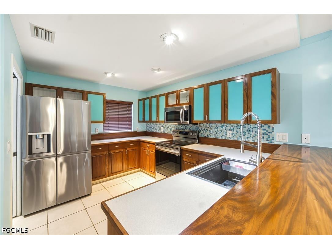2038 NW 3rd Terrace Cape Coral FL 33993 2026024207 image6