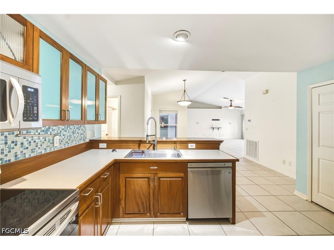 2038 NW 3rd Terrace Cape Coral FL 33993 2026024207 image7