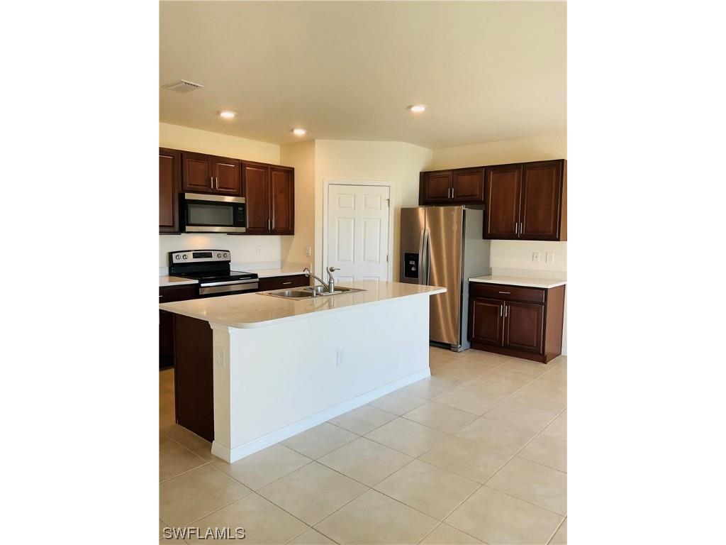 2038 Santa Barbara Boulevard N Cape Coral FL 33993 223073682 image1