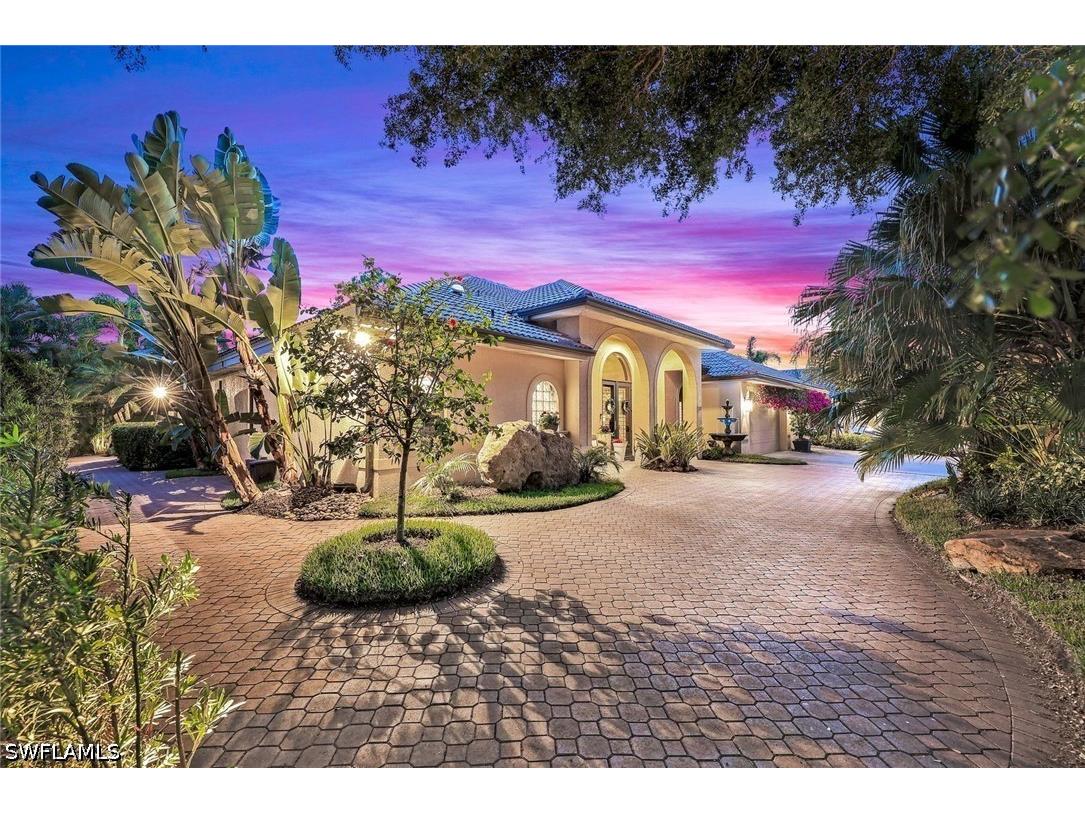 2039 Imperial Circle Naples FL 34110 226017639 image1
