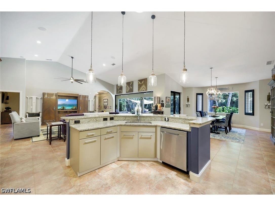 2039 Imperial Circle Naples FL 34110 226017639 image18