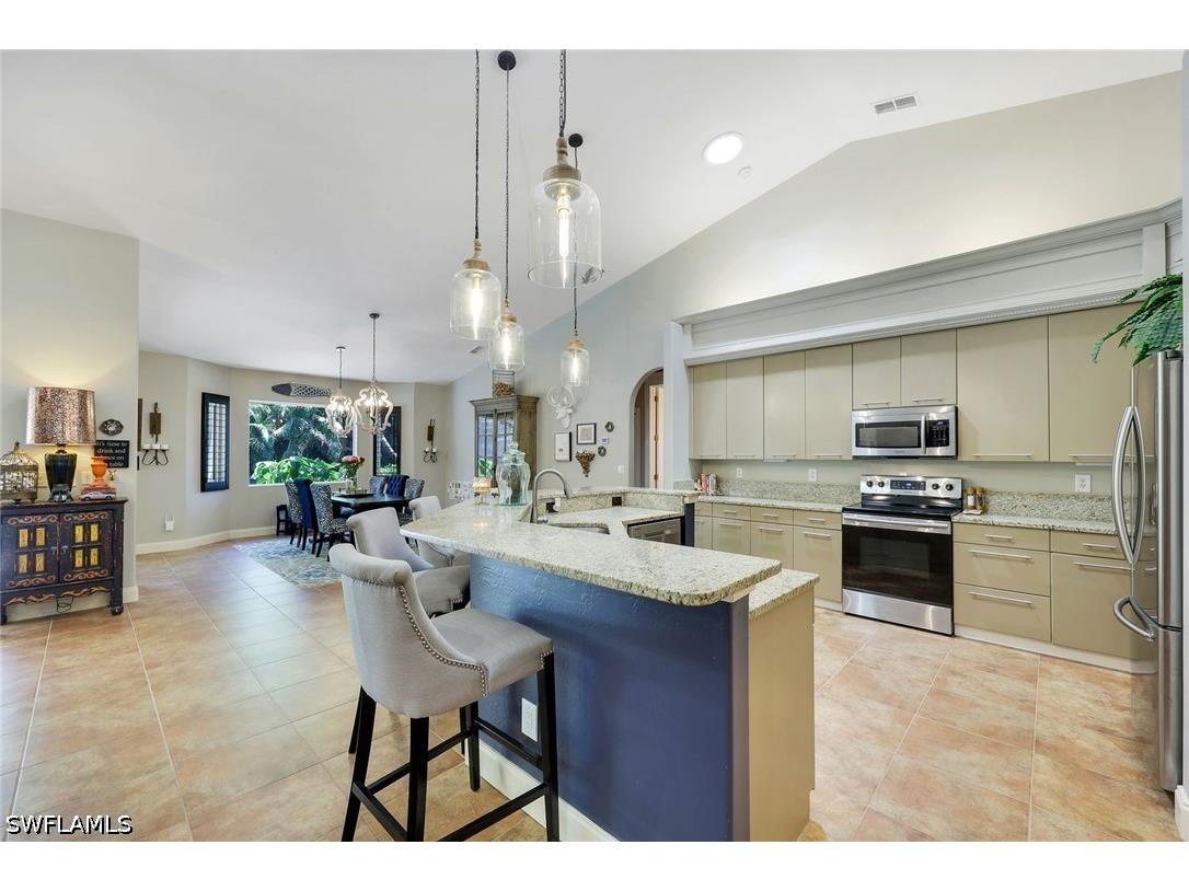 2039 Imperial Circle Naples FL 34110 226017639 image5