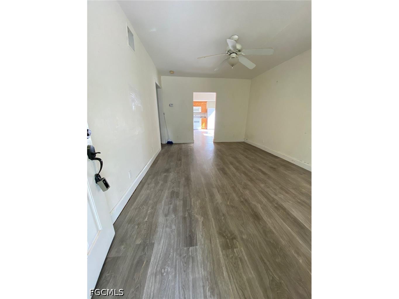 2039 Kurtz Street Fort Myers FL 33901 2026016688 image1