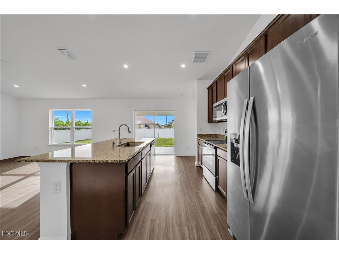 204 NW 24th Place Cape Coral FL 33993 2025011700 image10