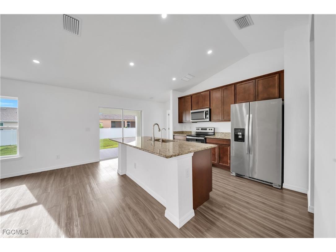 204 NW 24th Place Cape Coral FL 33993 2025011700 image9