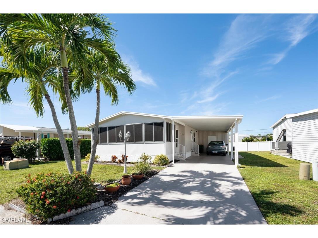204 Oceans Boulevard #204 Naples FL 34104 223079340 image1