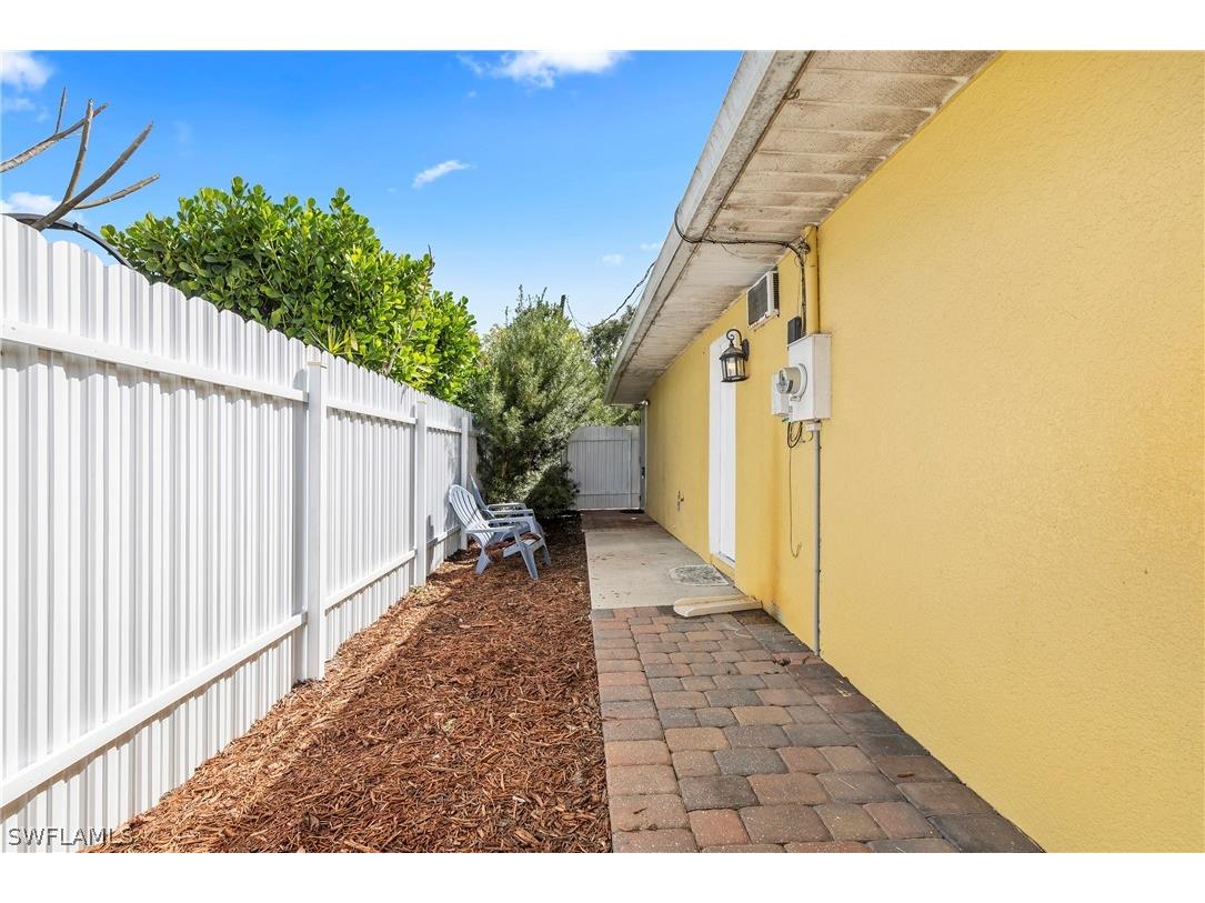 2040 46th Terrace SW Naples FL 34116 226009735 image25