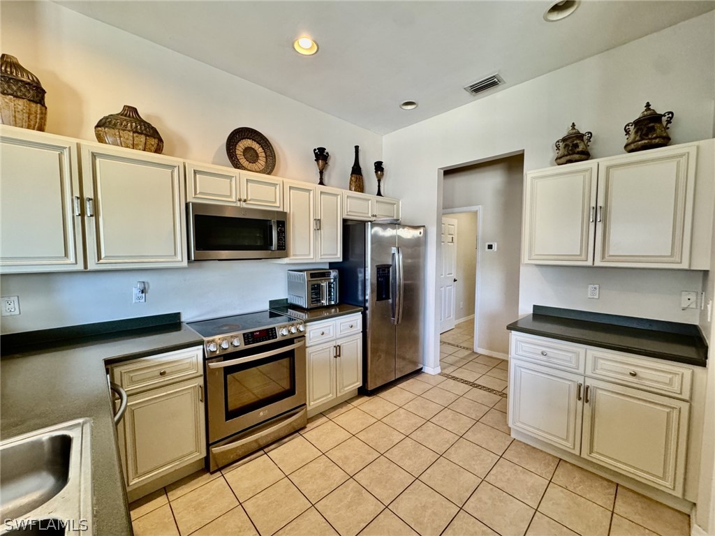 2041 24th Avenue NE Naples FL 34120 226010506 image4
