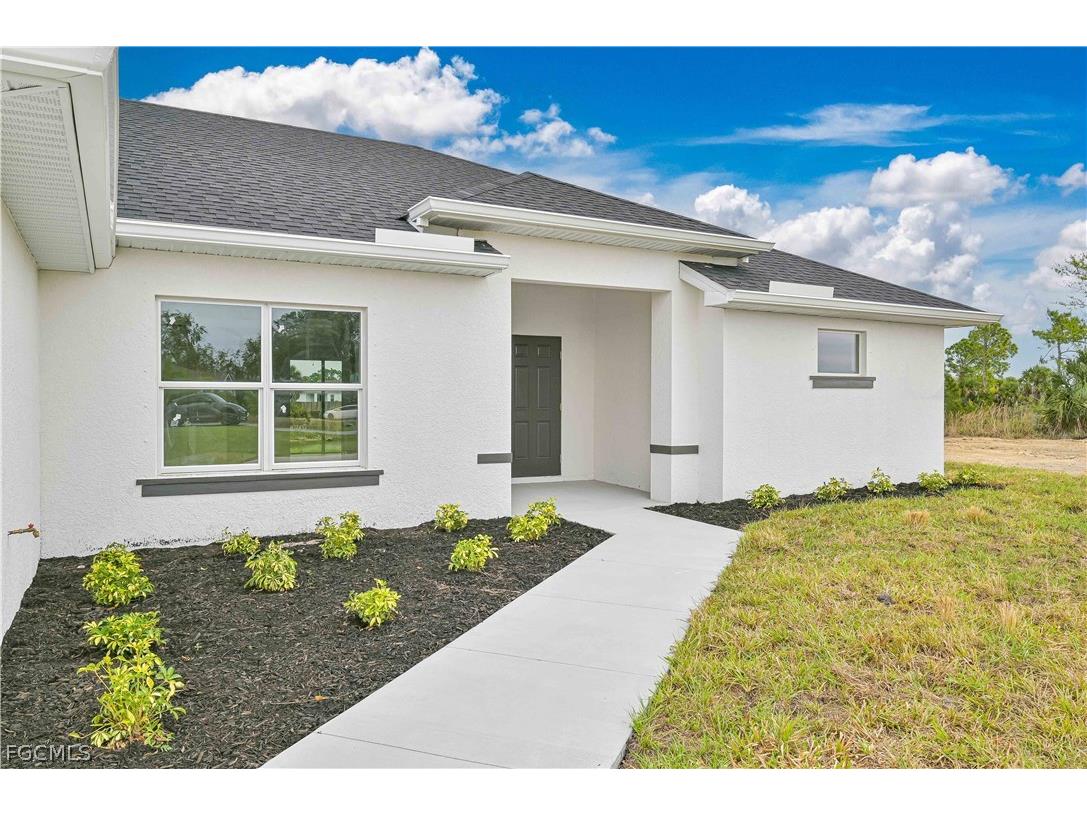 2043 NE 42nd Street Cape Coral FL 33909 2026013516 image4