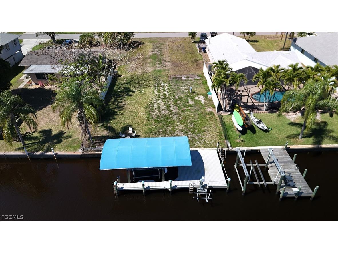 2044 Aruba Avenue Fort Myers FL 33905 2026013831 image3