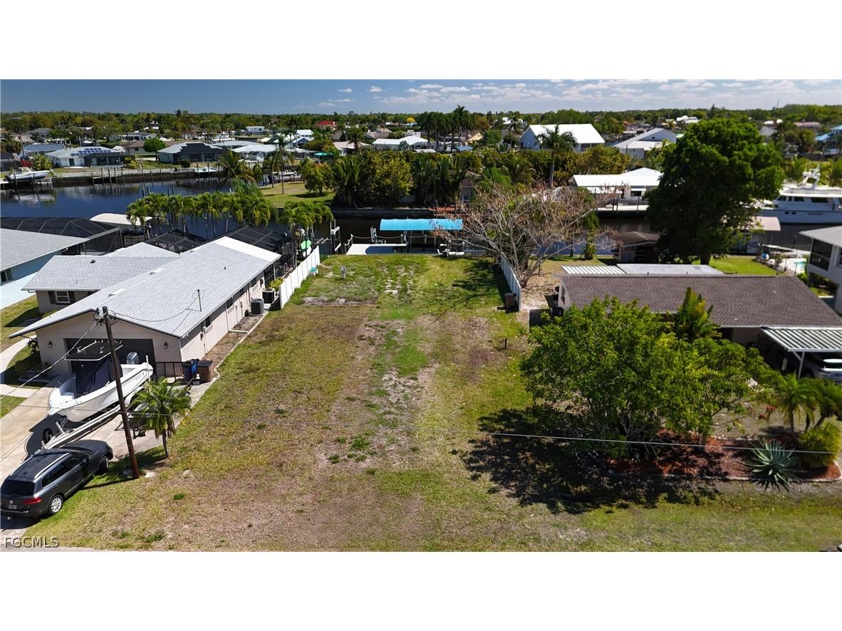 2044 Aruba Avenue Fort Myers FL 33905 2026013831 image7