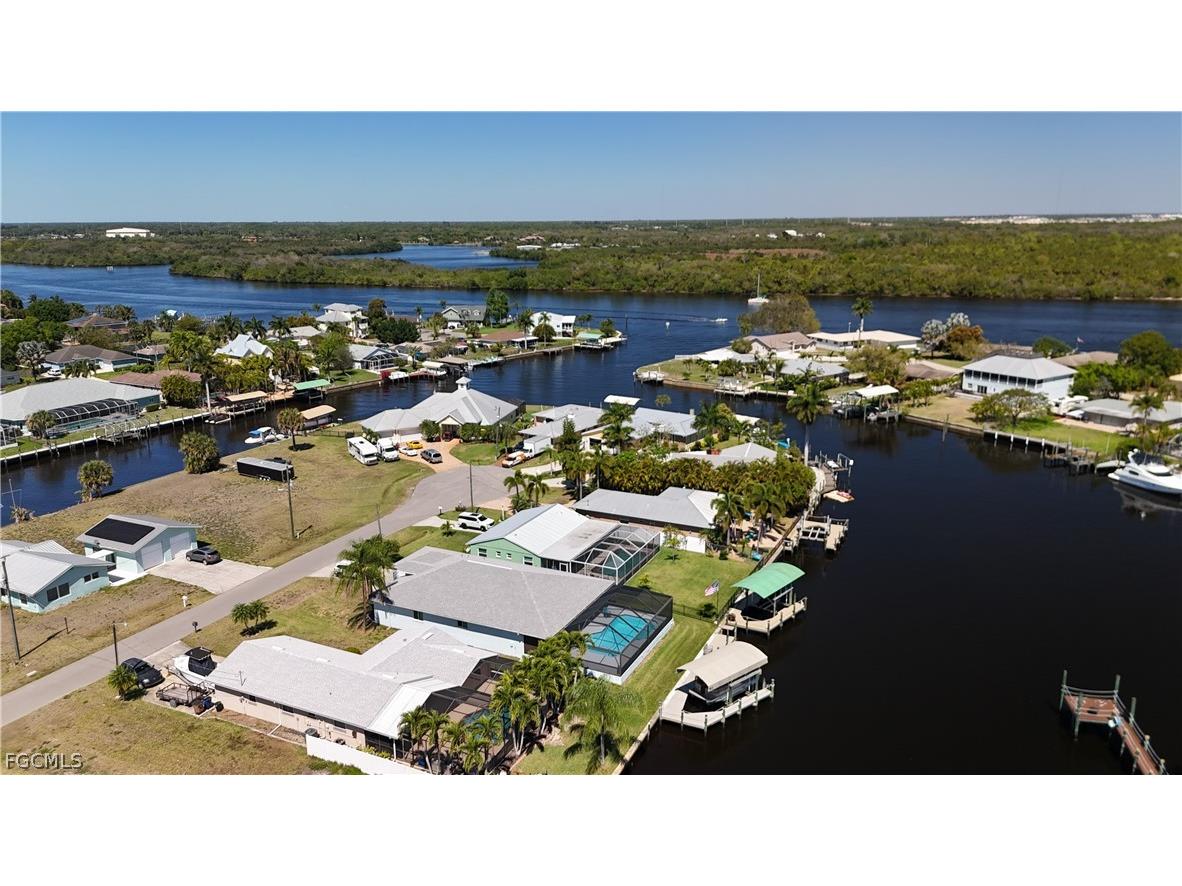 2044 Aruba Avenue Fort Myers FL 33905 2026013831 image8