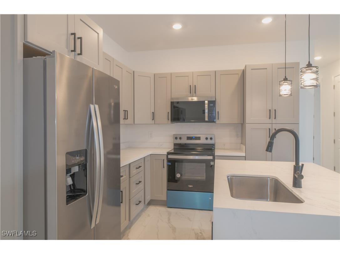 2045 Carver Avenue Fort Myers FL 33916 226000930 image5