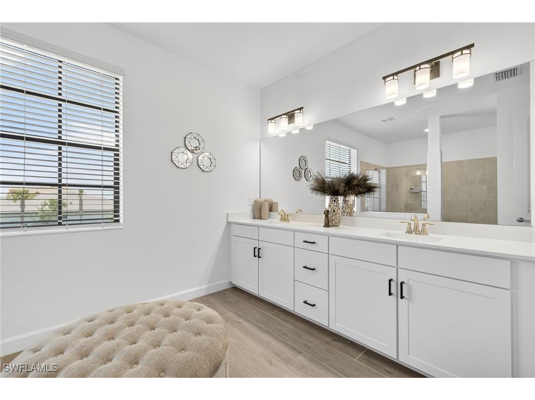 20455 Napa Loop Estero FL 33928 225061953 image9