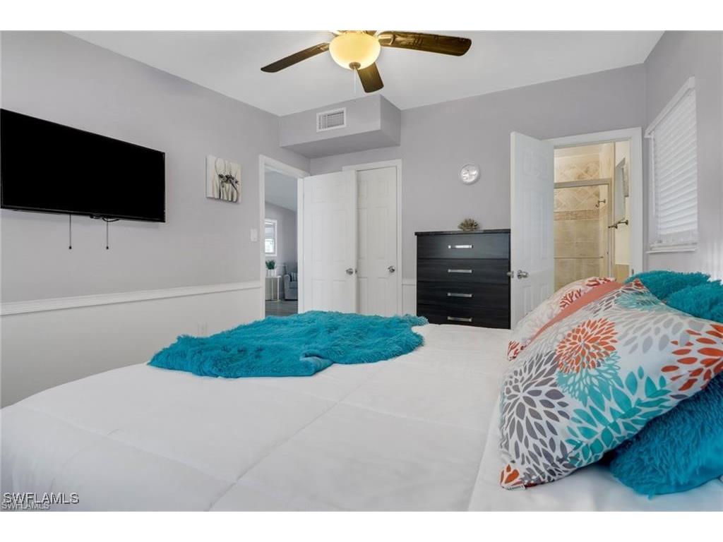 2047 Harbor Lane Naples FL 34104 225054659 image14