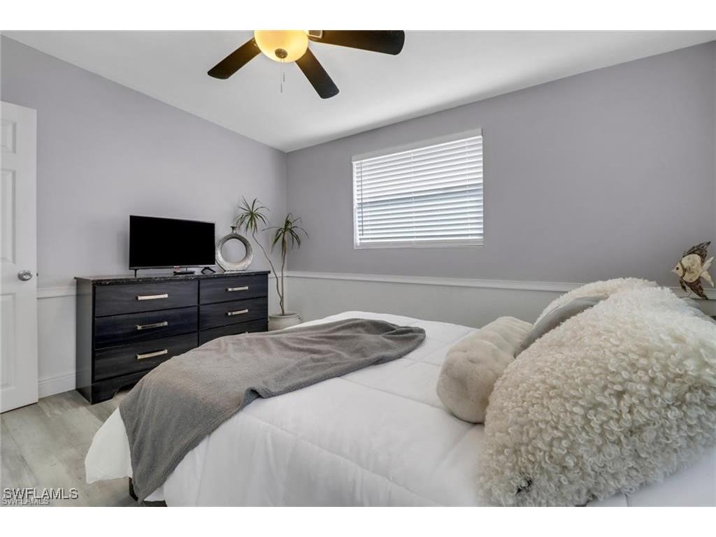 2047 Harbor Lane Naples FL 34104 225054659 image17