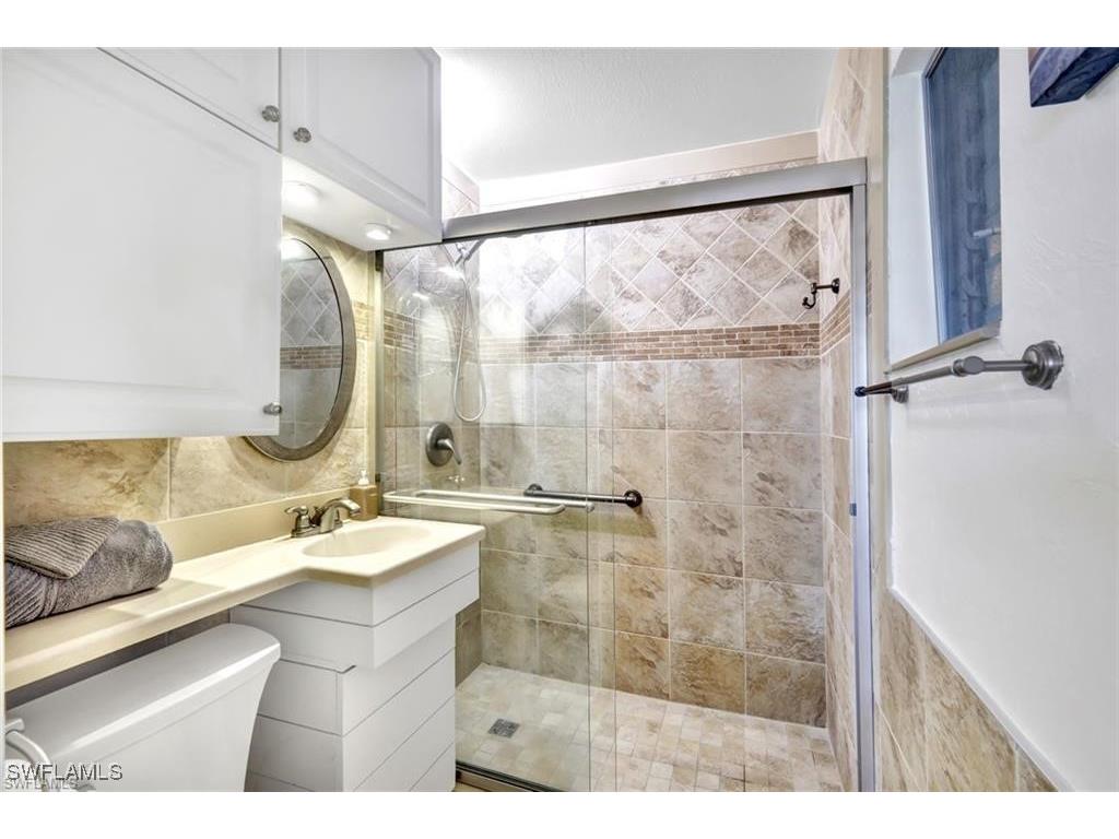 2047 Harbor Lane Naples FL 34104 225054659 image18