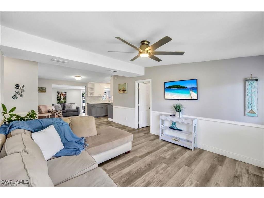 2047 Harbor Lane Naples FL 34104 225054659 image2