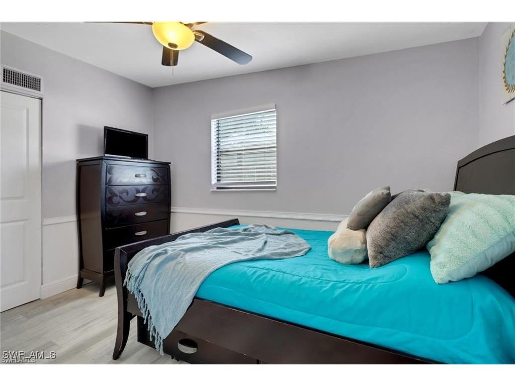 2047 Harbor Lane Naples FL 34104 225054659 image20