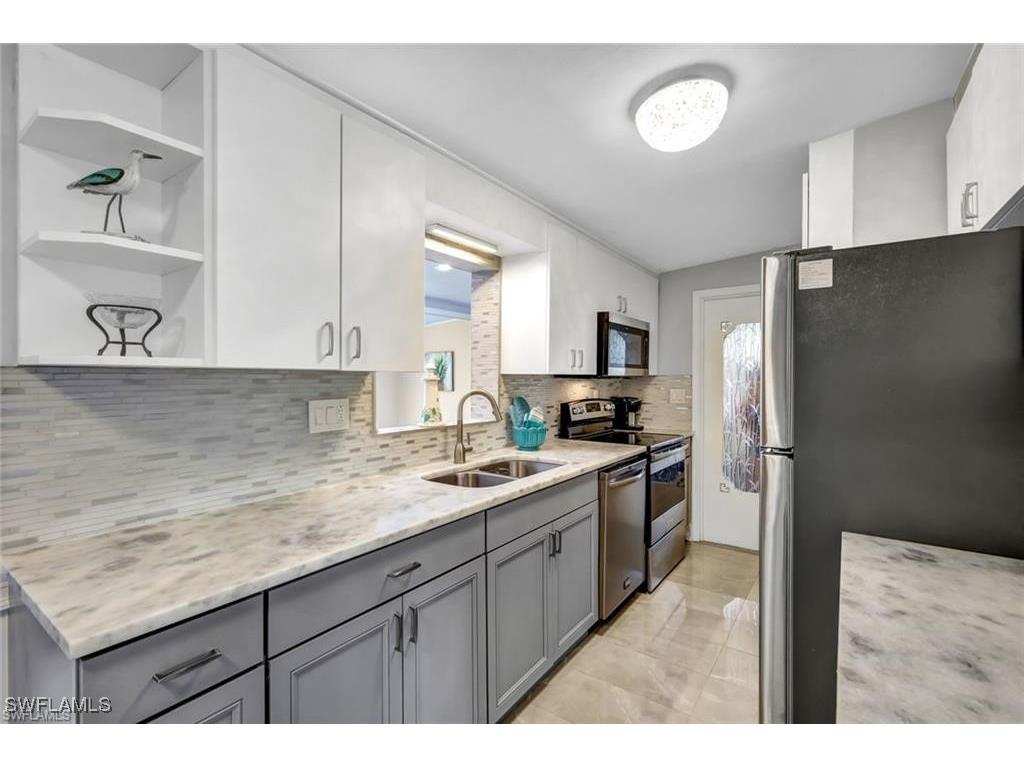 2047 Harbor Lane Naples FL 34104 225054659 image3