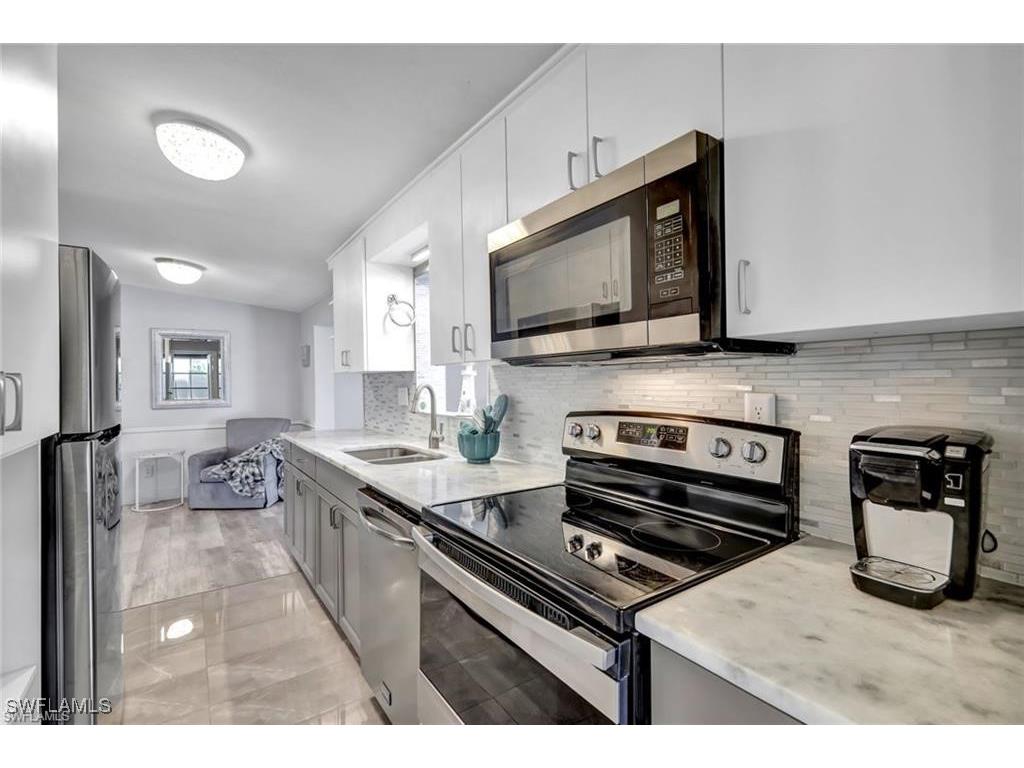 2047 Harbor Lane Naples FL 34104 225054659 image4