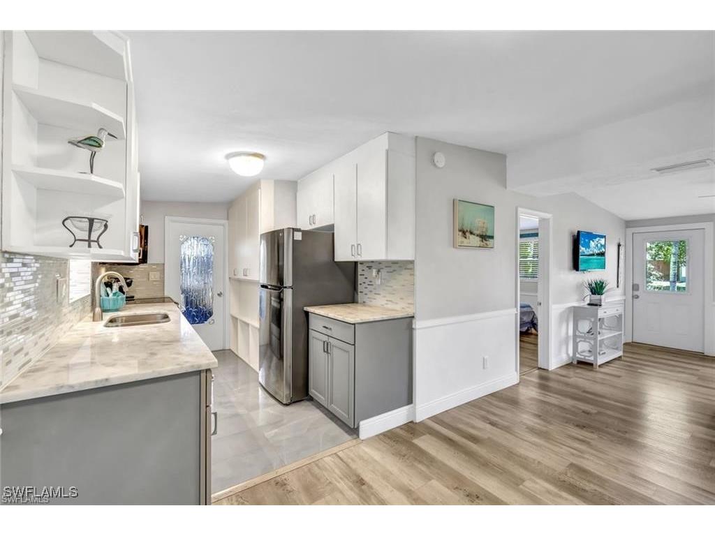 2047 Harbor Lane Naples FL 34104 225054659 image7